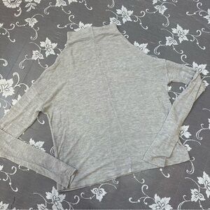 Aritzia Wilfred Cyprie Sweater in Light Grey
Sz XXS